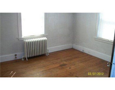 142 Whitmarsh St, Providence, RI 02907 - photo 5