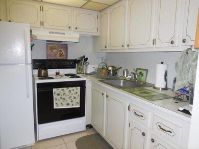 389 Windsor Q, West Palm Beach, FL 33417 - photo 5