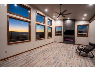 2529 E 16th St, the Dalles, OR 97058 - photo 3