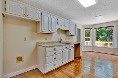 1606 Lakeland Point, High Point, NC 27265 - photo 7