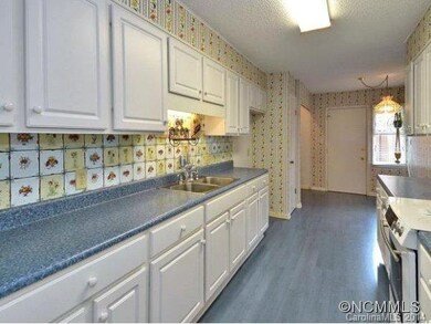 Spacious kitchen