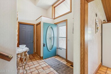 06-924-Westover-Cir-Lansing-MI-48917-Win