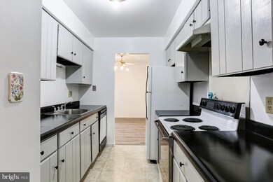 115 Charlotte Way unit 204, Enola, PA 17025 - photo 3