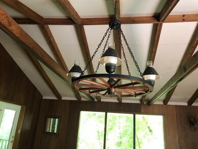 Wagon wheel chandelier 