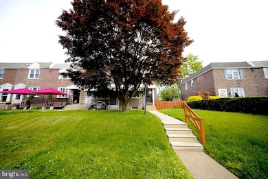 1071 Oakwood Dr, Glenolden, PA 19036 - photo 3