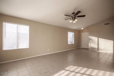 003-Living_Room-2303913-small