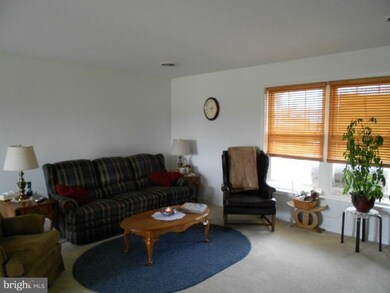 764 Rutherford Dr, Greencastle, PA 17225 - photo 4