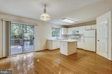 8 Cottage Field Ct, Germantown, MD 20874 - photo 7