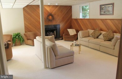 7002 Sheldon Ln, Sykesville, MD 21784 - photo 3