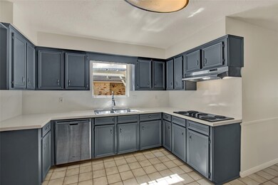 334 W Castle Harbour Dr, Friendswood, TX 77546 - photo 3