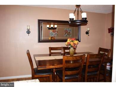 2835 Maxwell St, Philadelphia, PA 19136 - photo 7