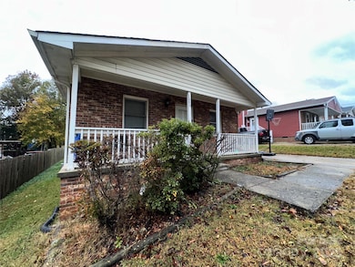 1006 Ardmore Dr, Greensboro, NC 27401 - photo 2