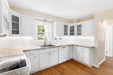 16 Mirror St, Manchester, NH 03104 - photo 6