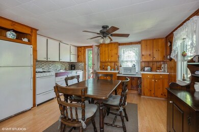 04_2PeterOliverRd_92_KitchenDiningRoom_M