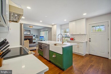 308 Cedar Ln, Annapolis, MD 21403 - photo 6