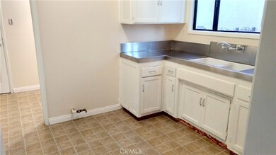 2822 Centralia St, Lakewood, CA 90712 - photo 4