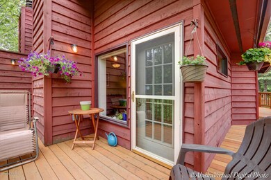 Nice Deck off Living room , View 2