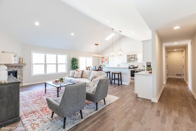 1018 Oak Grove Ct, Crown Point, IN 46307 - photo 4