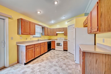 8724 Sentry Dr, Florence, KY 41042 - photo 6