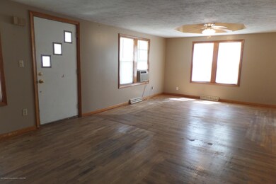Entry to Living Area