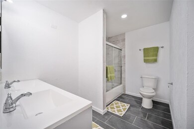 1207 Crestwood Dr, Cleburne, TX 76033 - photo 6