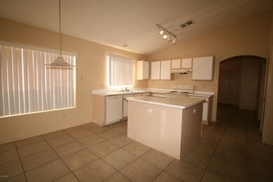 BIG, EAT-IN KITCHEN!