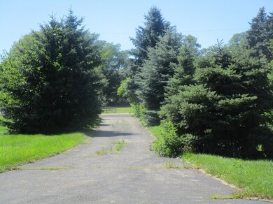 111 Maple Dr, La Porte, IN 46350 - photo 2