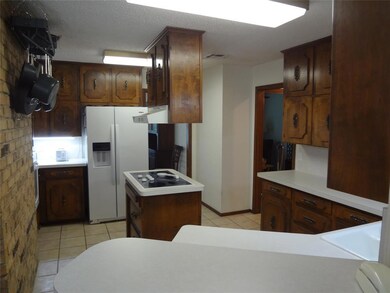 301 W Louella Dr, Hurst, TX 76054 - photo 6