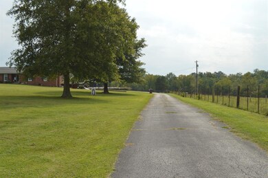 346 Normans Camp Rd, Harrodsburg, KY 40330 - photo 4