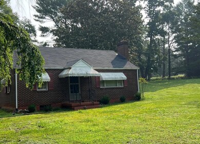 136 Kenmore Rd, Amherst, VA 24521 - photo 2