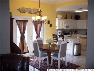 Breakfast/Dinning area next to Kitchen