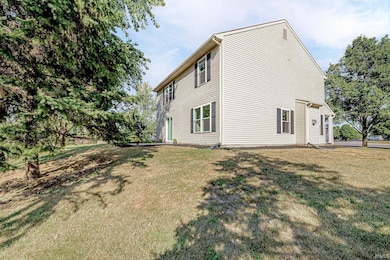 10832 Deep Creek Ct, Fort Wayne, IN 46804 - photo 6