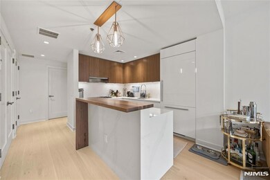 Maxwell Place unit 10G, Hoboken, NJ 07030 - photo 4