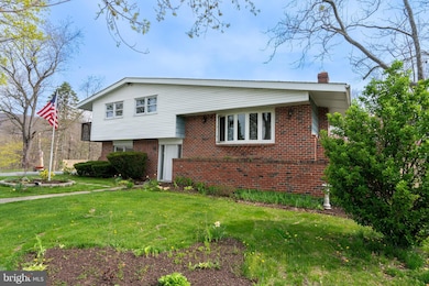 1234 Sunset Cir, Slatington, PA 18080 - photo 2