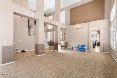 Open Floor Plan w Soaring Ceilings