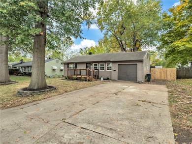 3506 S Spring St, Independence, MO 64055 - photo 2