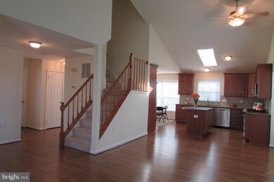 13222 Ladybank Ln, Herndon, VA 20171 - photo 2