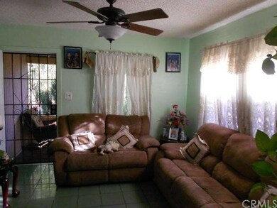 FRONT HOUSE LIVING ROOM 