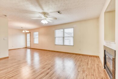 3006 Dustins Wy Columbus OH 43228 USA-00