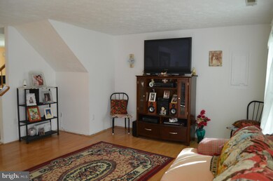 14122 Aldora Cir, Burtonsville, MD 20866 - photo 5