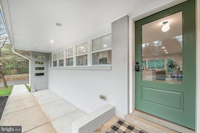 901 Hobbs Dr, Silver Spring, MD 20904 - photo 2