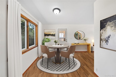 1029 N Niagara Ave, Lindenhurst, NY 11757 - photo 7