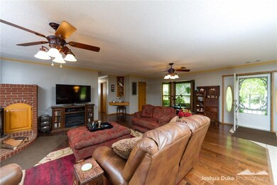 366 Madison 5205, Elkins, AR 72727 - photo 4