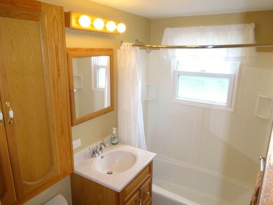 135 Ensenada Dr, Carpentersville, IL 60110 - photo 6