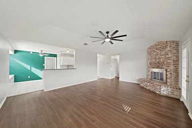 1325 Canyon Springs Dr, La Porte, TX 77571 - photo 4