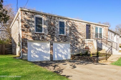 018-photo-front-view-13382409