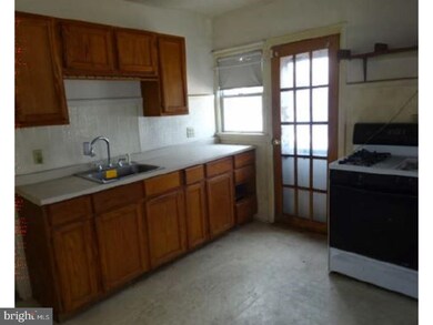 424 Nassau Ave, Paulsboro, NJ 08066 - photo 4