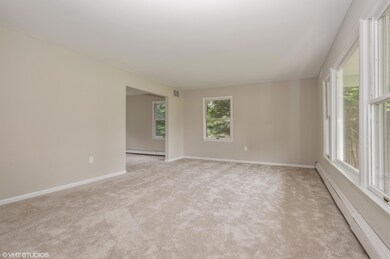 05_1265WFrontSt_1_LivingRoom_HiRes