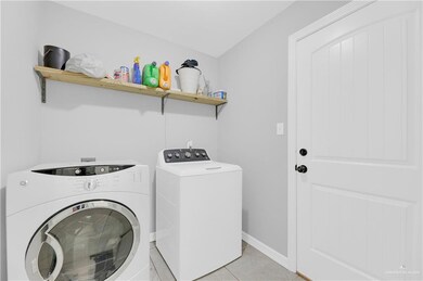 949 Thomas Ln, Alamo, TX 78516 - photo 5