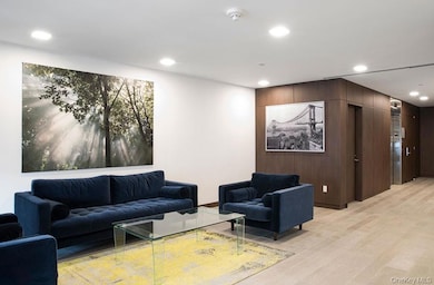 21 Lumber Rd unit 3B, Roslyn, NY 11576 - photo 3